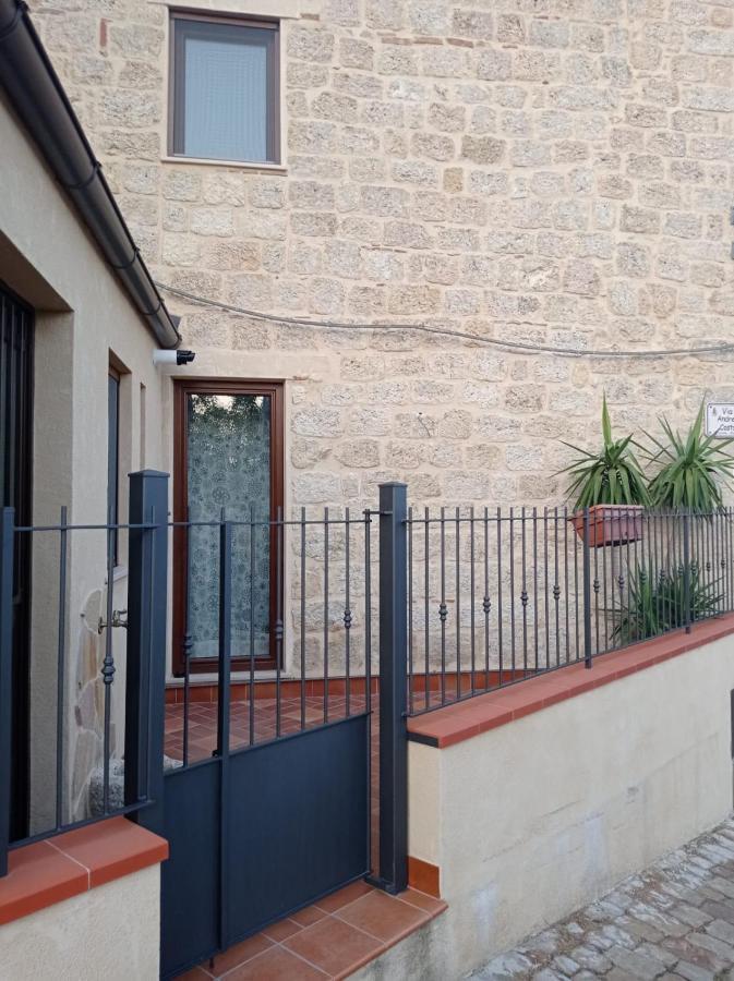 Casa Vacanze Borgo Gulini Da Anna Petralia Soprana Zewnętrze zdjęcie